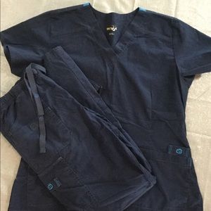 Wonder flex by Wonder Wink medium navy scrub set.